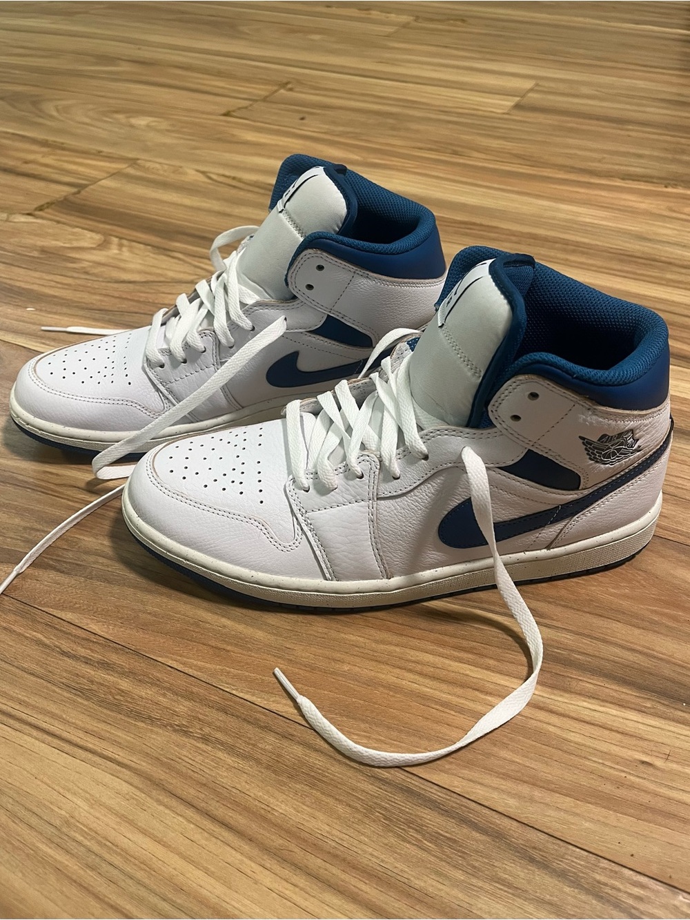 Air Jordan 1 mid SE sneakers